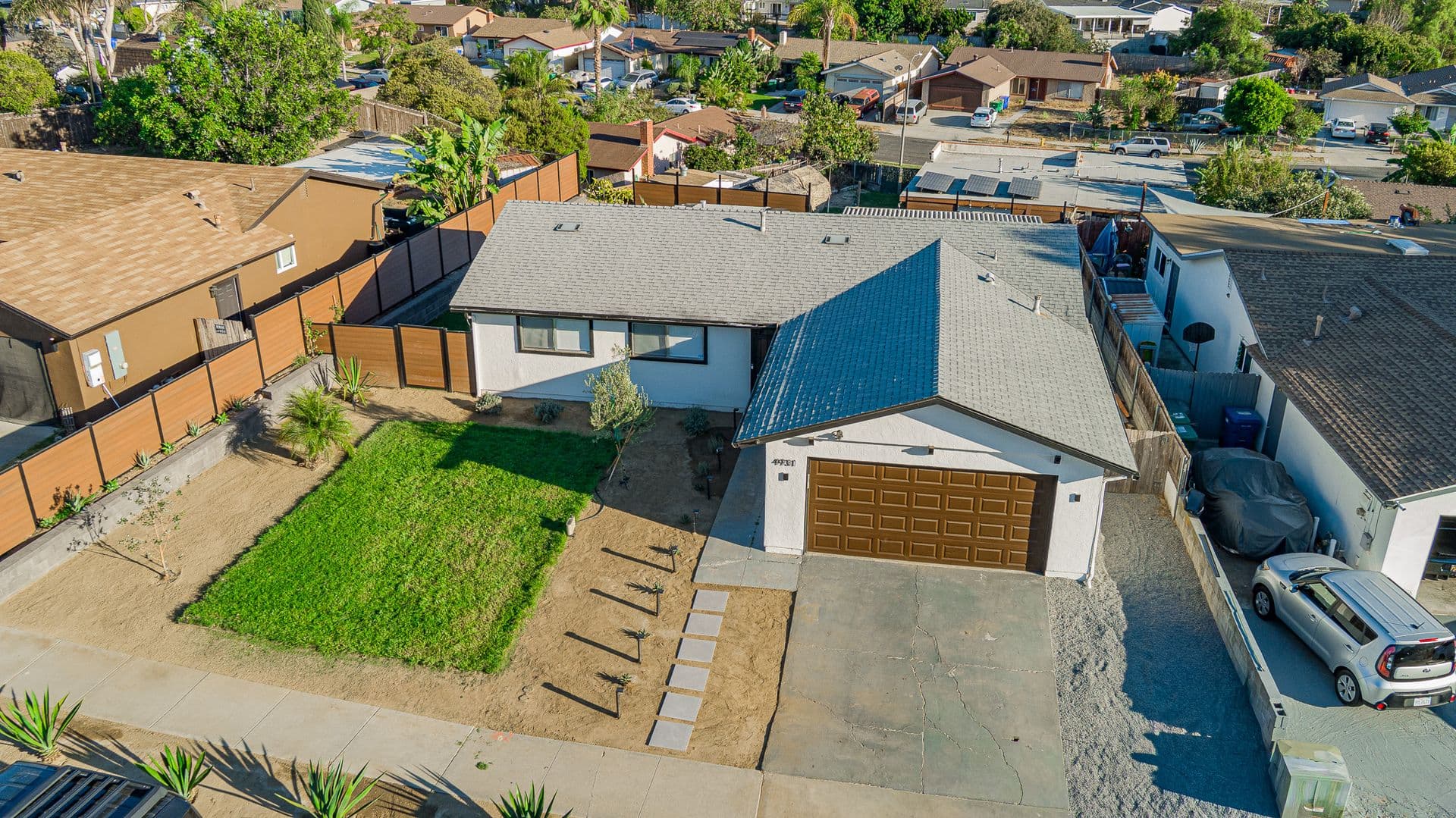 Oceanside House: 4931 Stephanie Pl