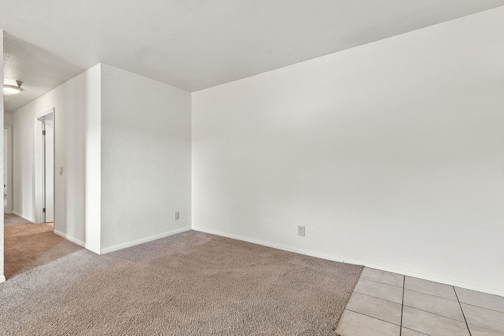 Oceanside Townhome: 615 Fredricks Ave