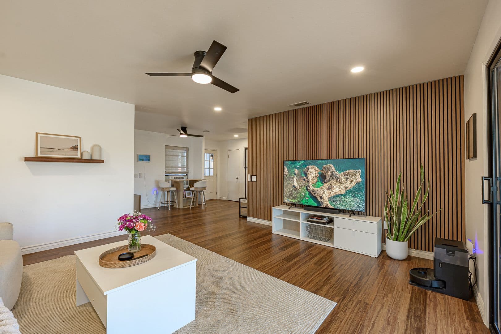 Oceanside House: 4931 Stephanie Pl
