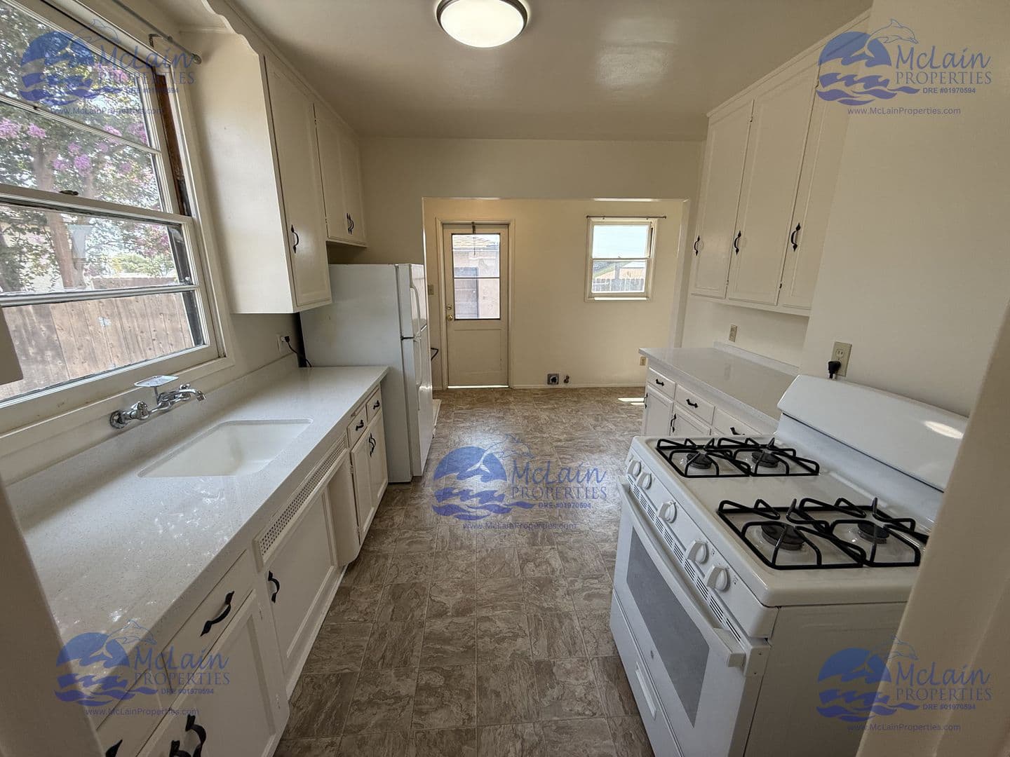 San Diego House: 4236 Corinth St