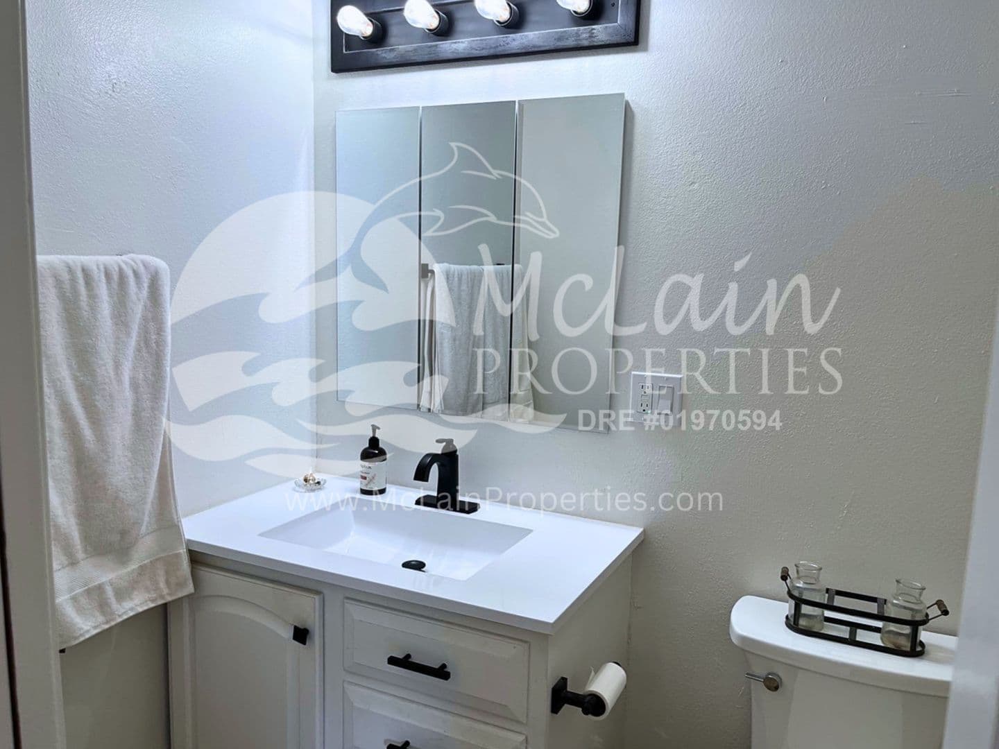 Santee House: 8747 Railroad Ave