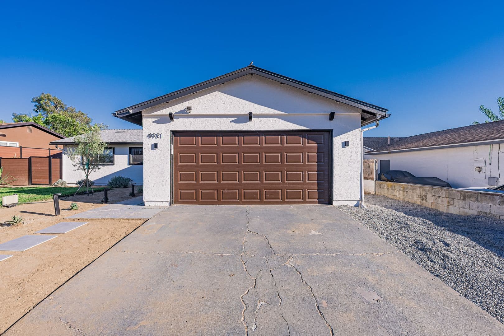 Oceanside House: 4931 Stephanie Pl