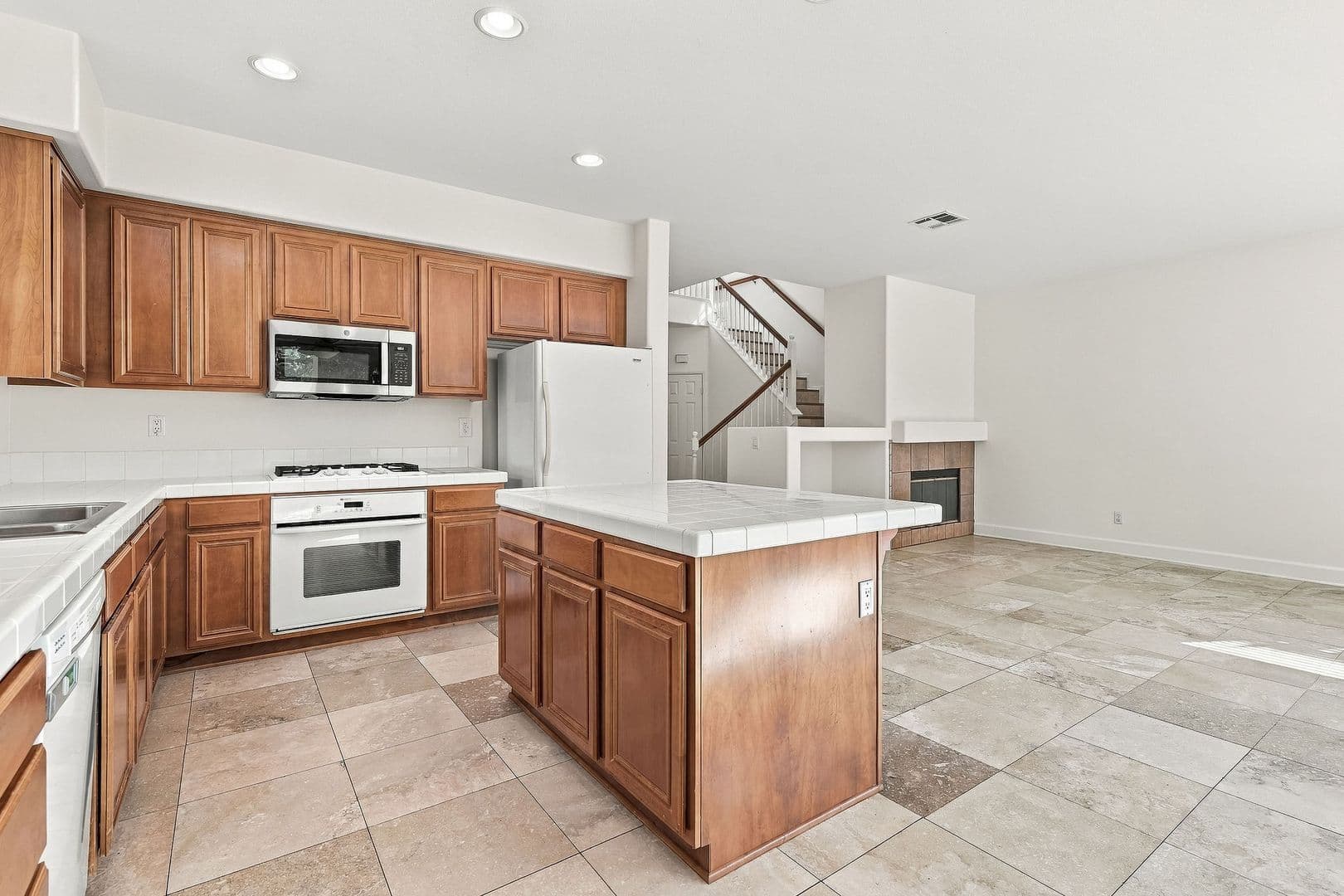 Oceanside House: 1351 Enchante Way