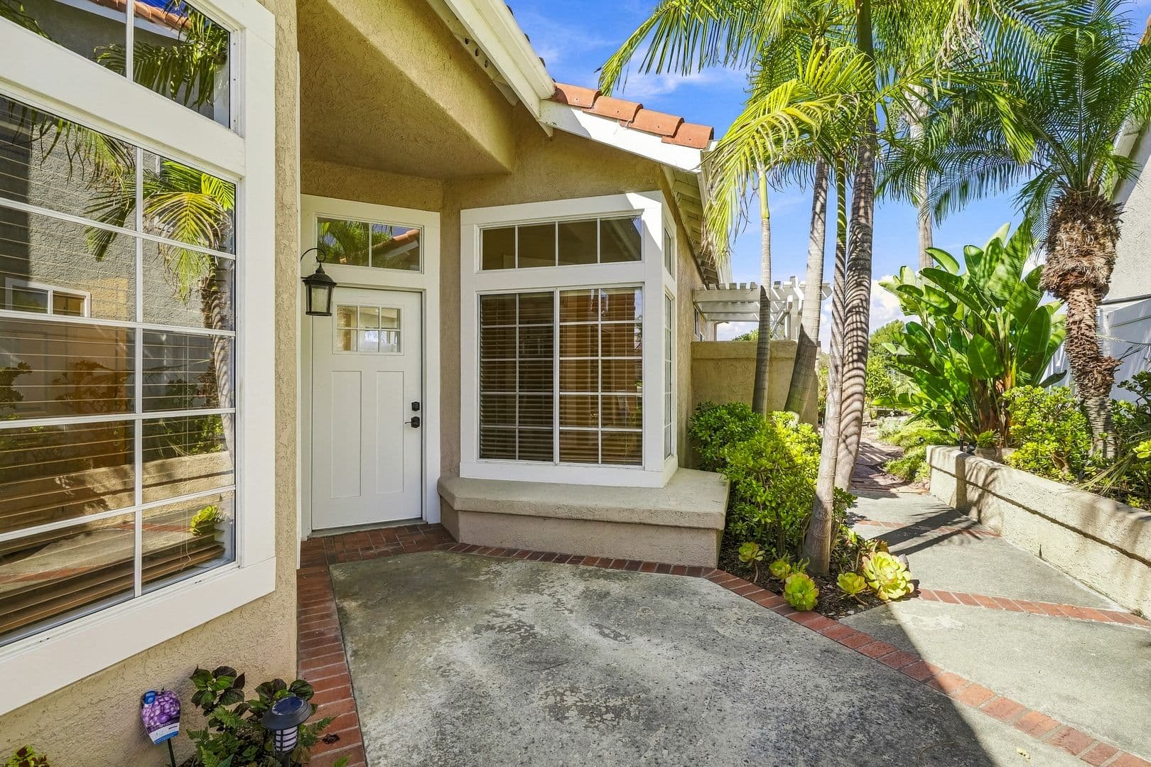 Vista House: 1086 Almeria Ct