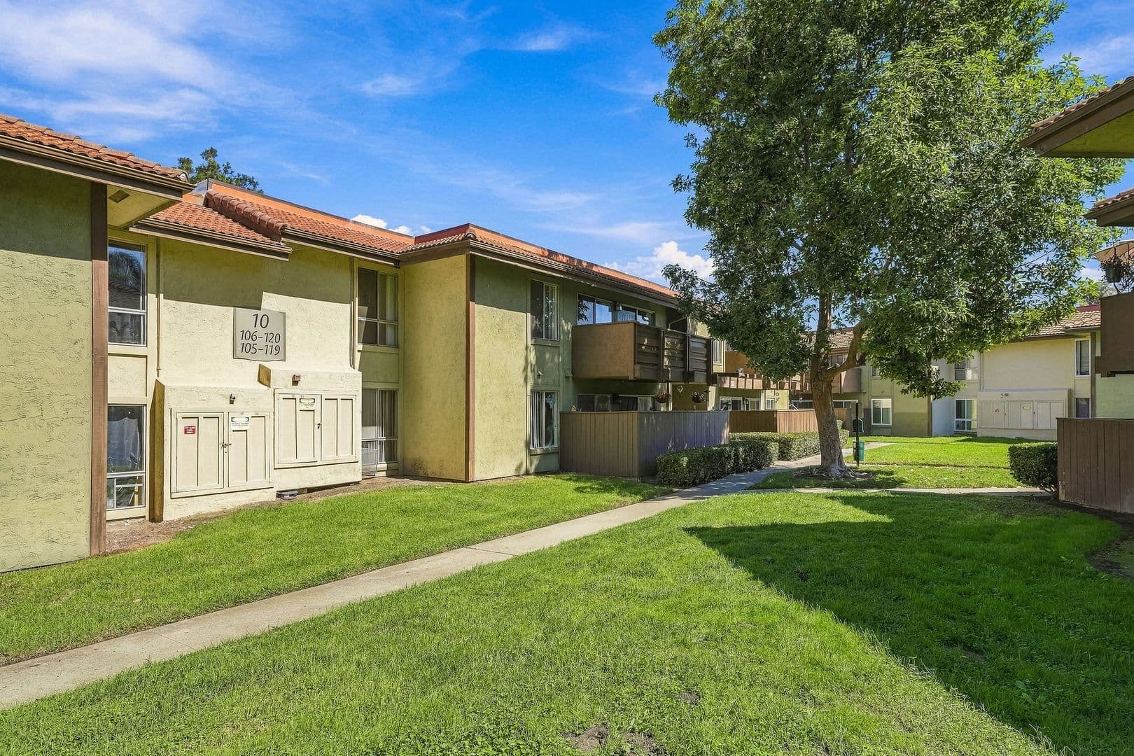 Oceanside Townhome: 615 Fredricks Ave #112