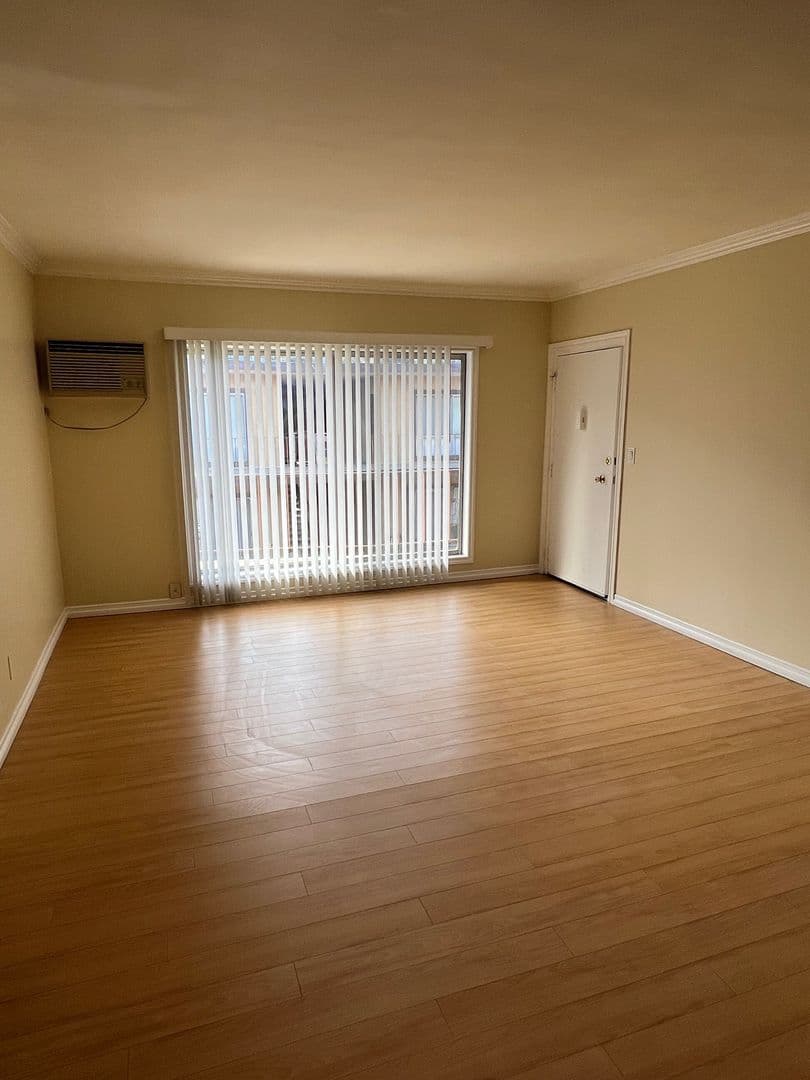 Glendale Apartment: 1271 Boynton Street