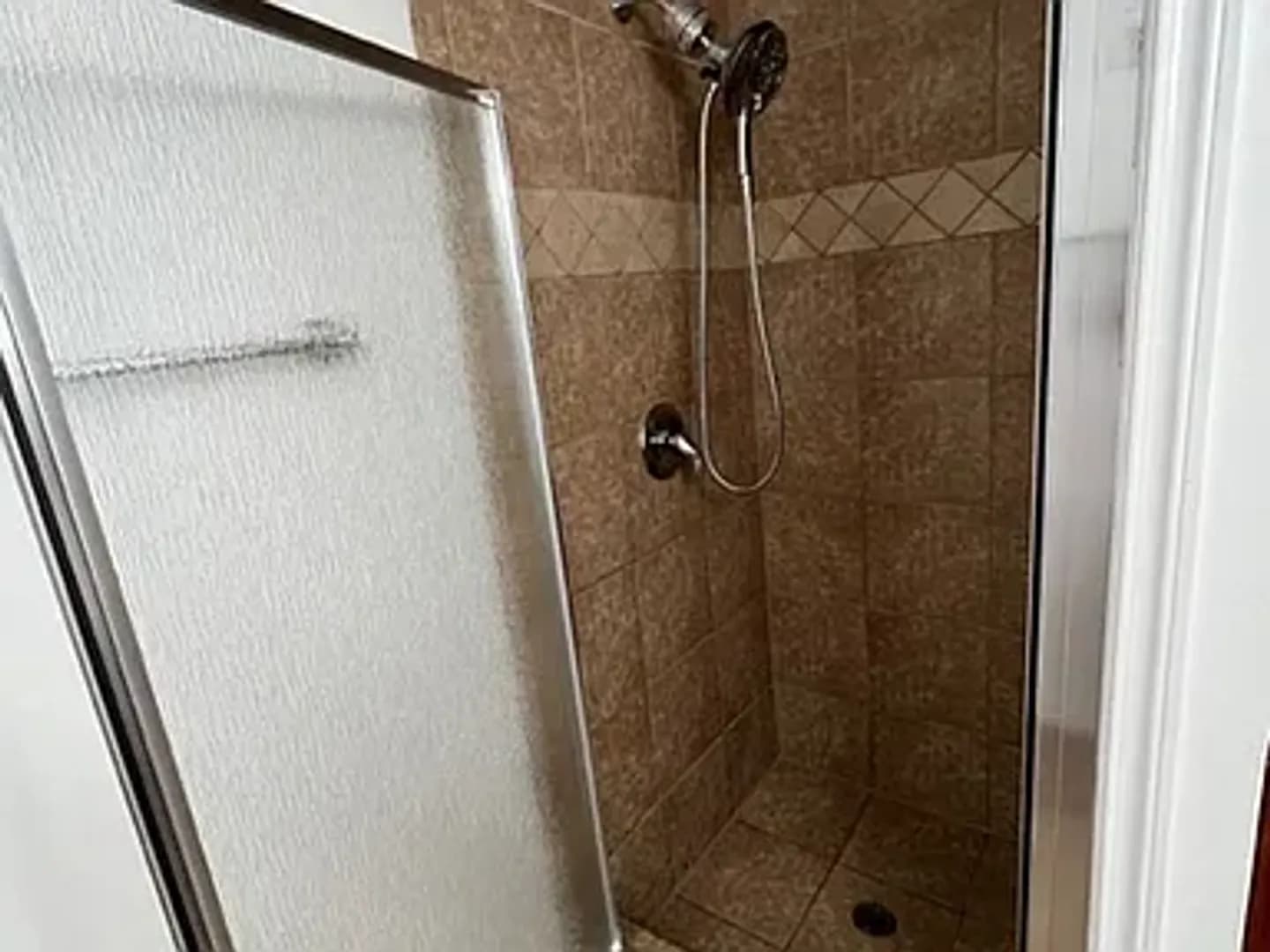Glendale Apartment: 1400 Glenwood Road