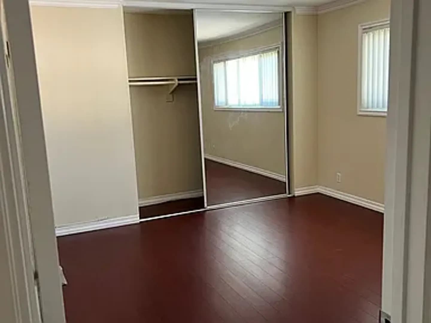 Glendale Apartment: 1400 Glenwood Road