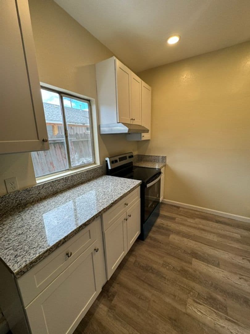 Stateline Apartment: 171-173 Faris Court