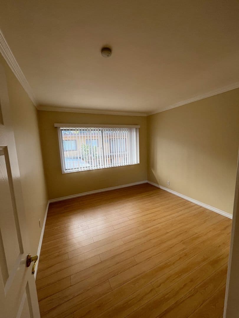 Glendale Apartment: 1271 Boynton Street