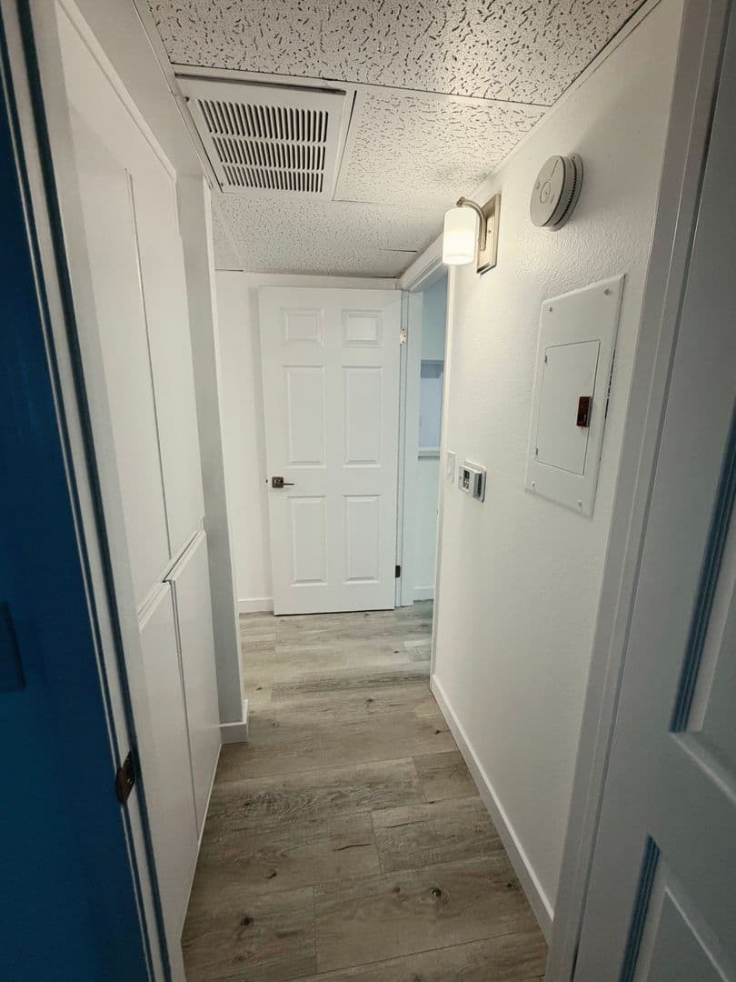 North Hollywood Apartment: 5712 Camellia Ave.