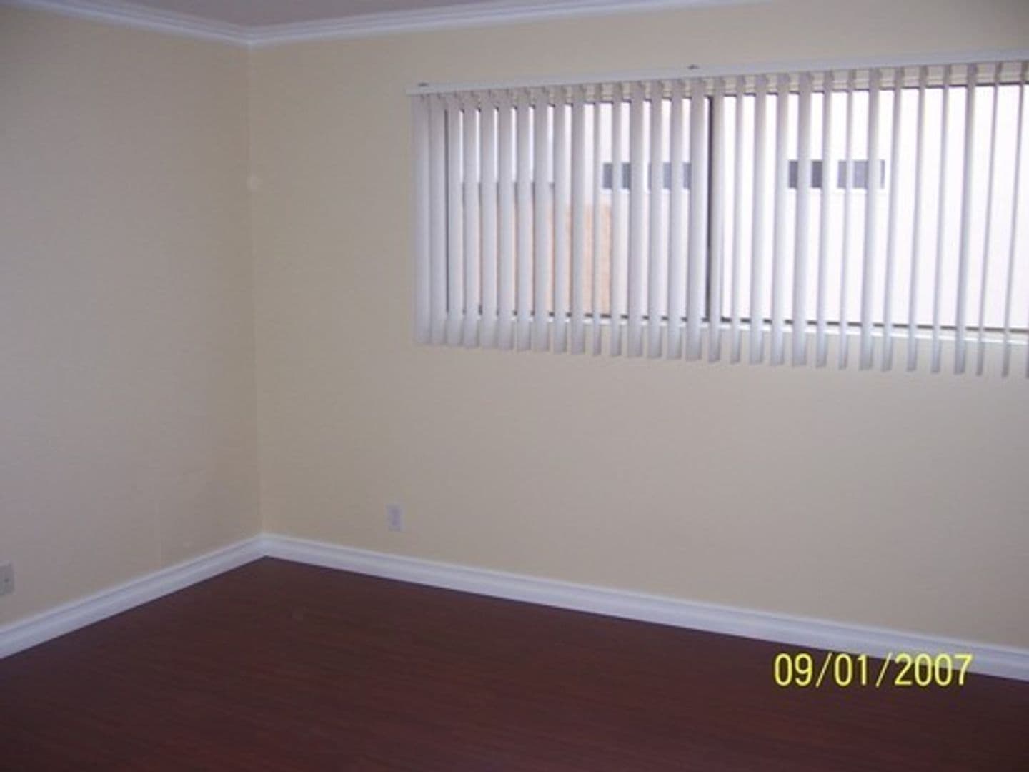 Glendale Apartment: 1400 Glenwood Road