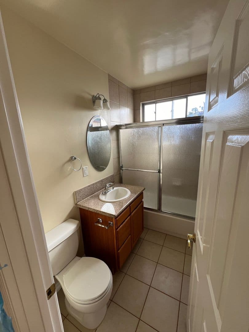 Glendale Apartment: 1271 Boynton Street