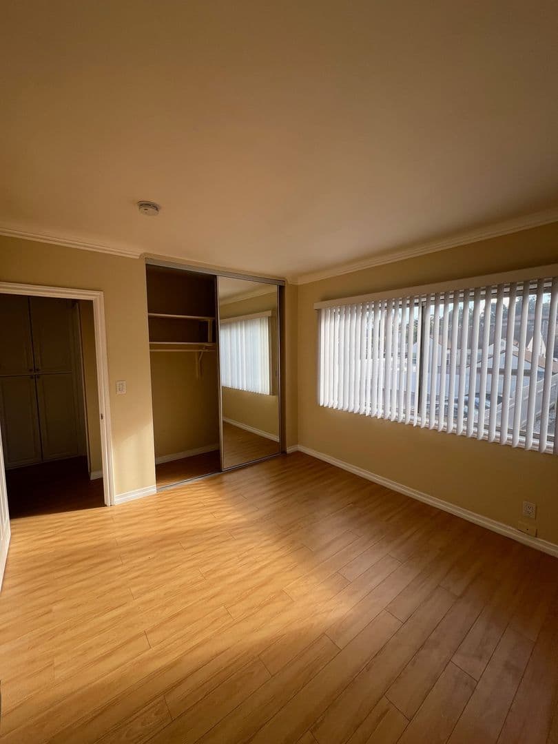 Glendale Apartment: 1271 Boynton Street