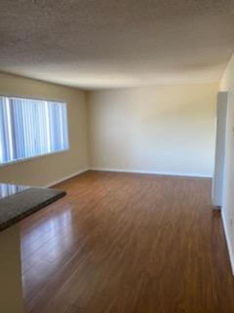 Tujunga Apartment: 10142 McClemont Ave
