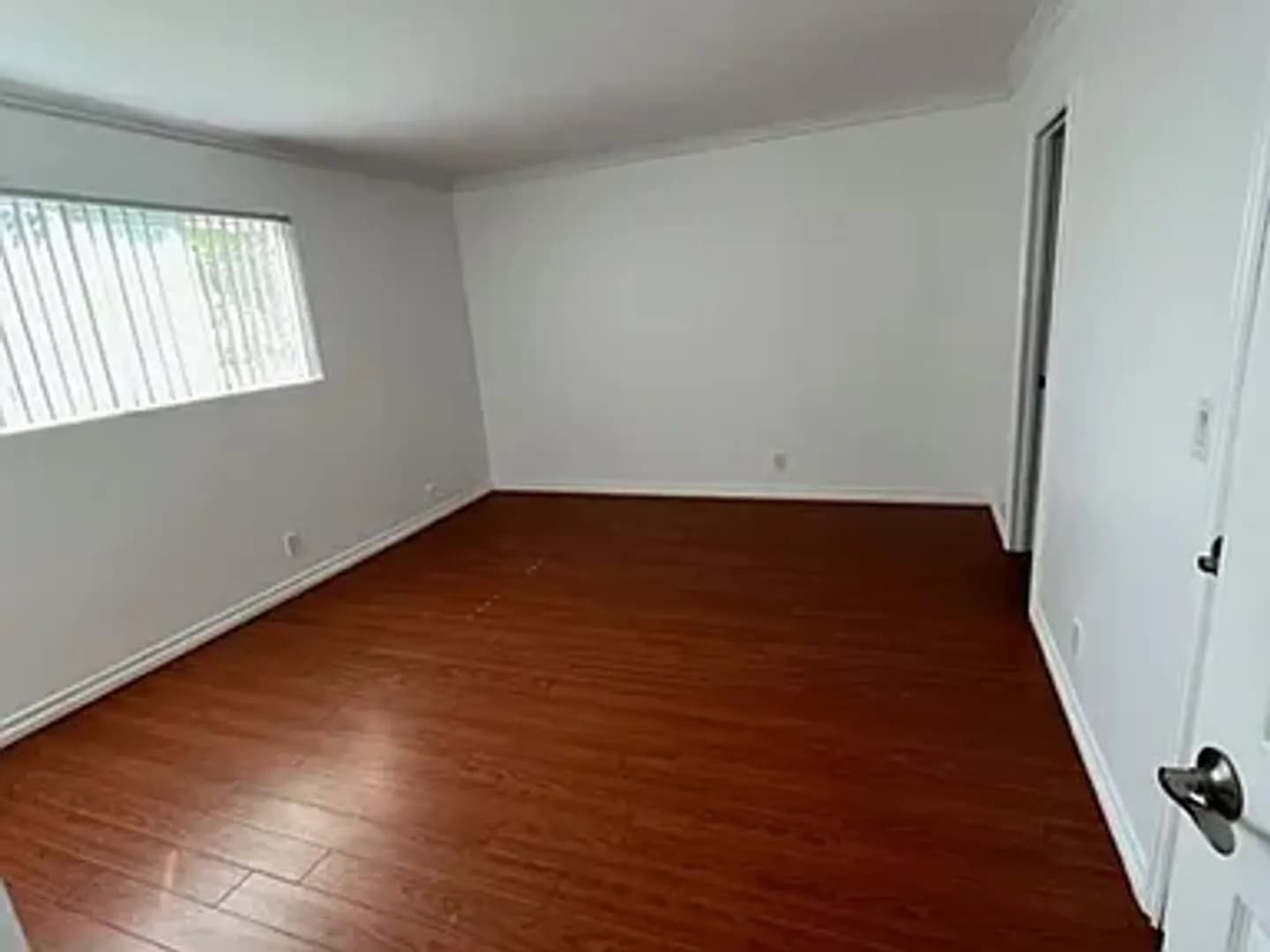 Glendale Apartment: 1400 Glenwood Road