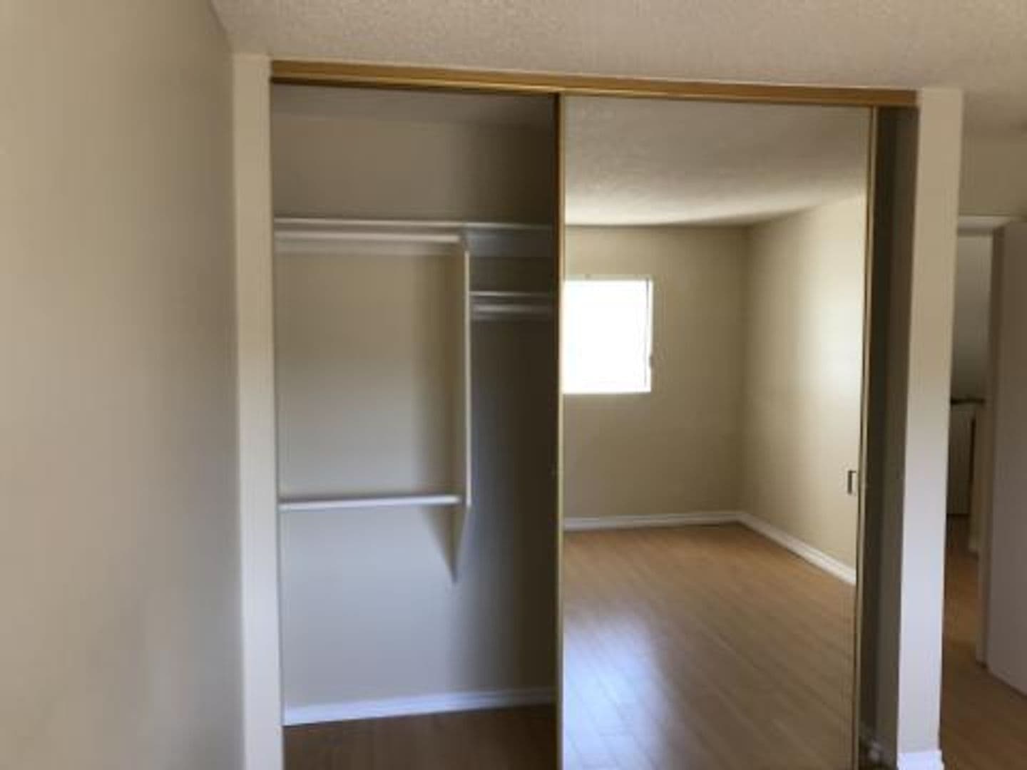 Tujunga Apartment: 10142 McClemont Ave