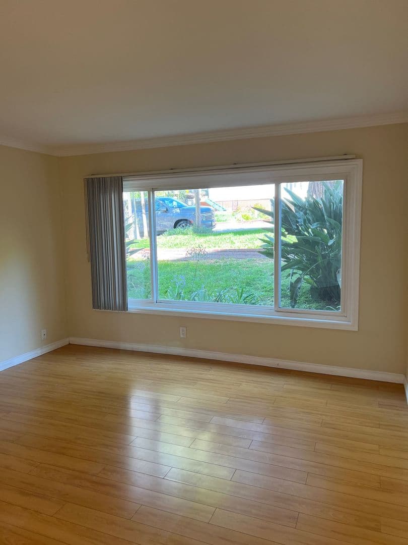 Glendale Apartment: 1271 Boynton Street