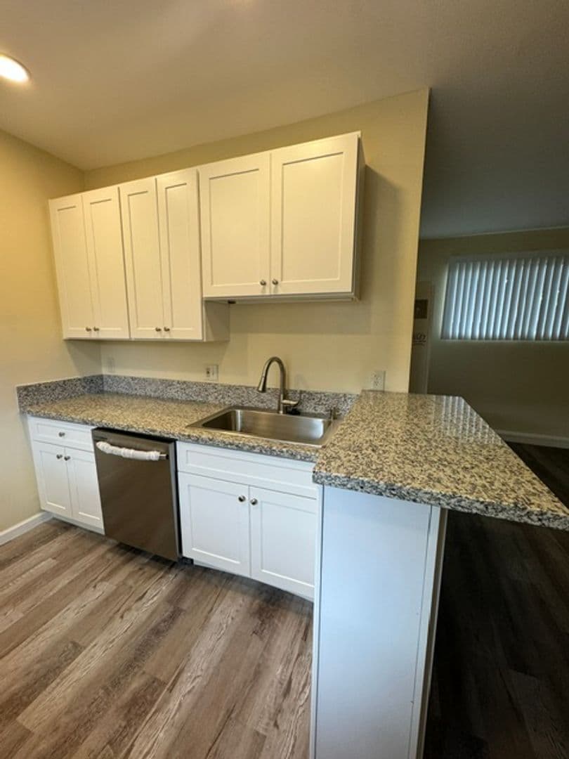 Stateline Apartment: 171-173 Faris Court