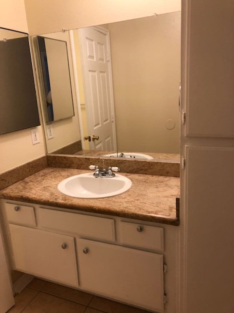 Tujunga Apartment: 10142 McClemont Ave