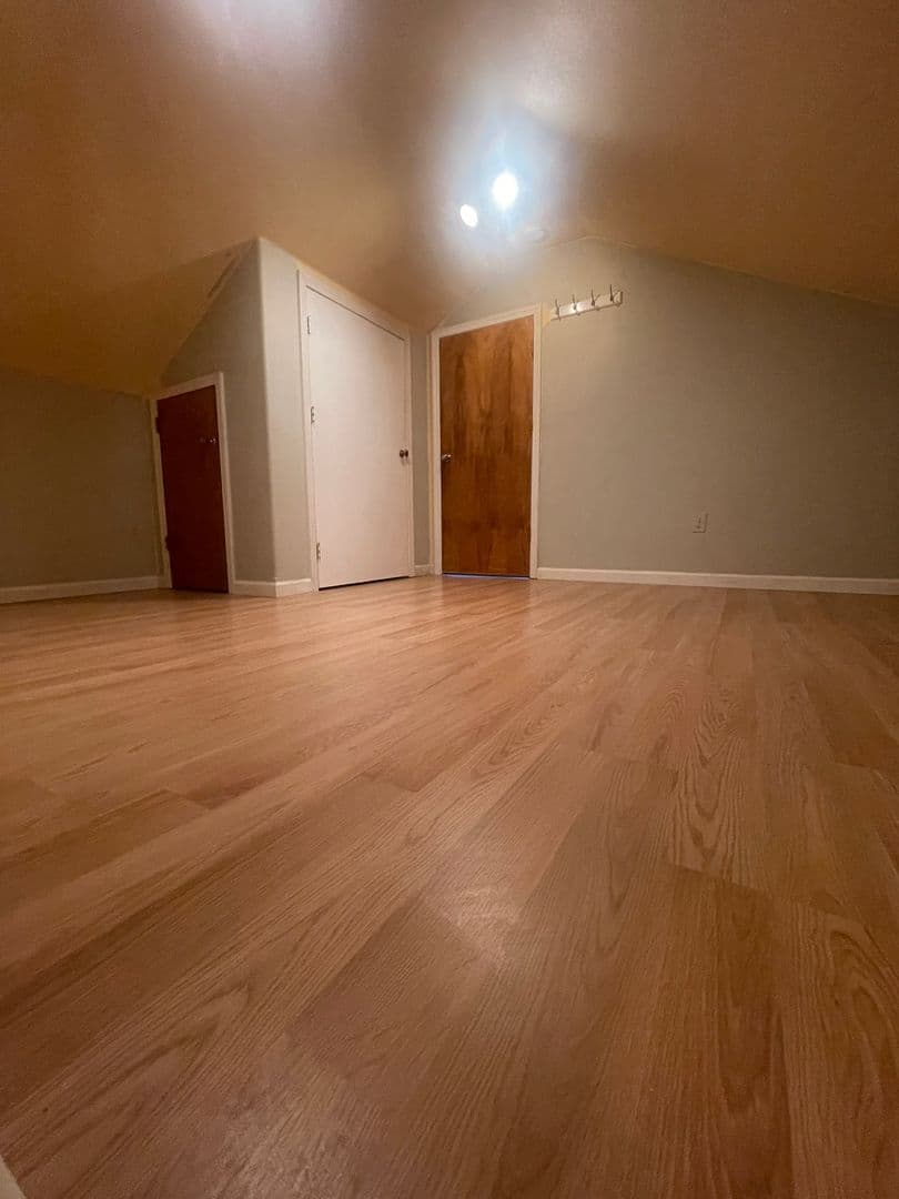 Lebanon House: 515 E Elmore St.