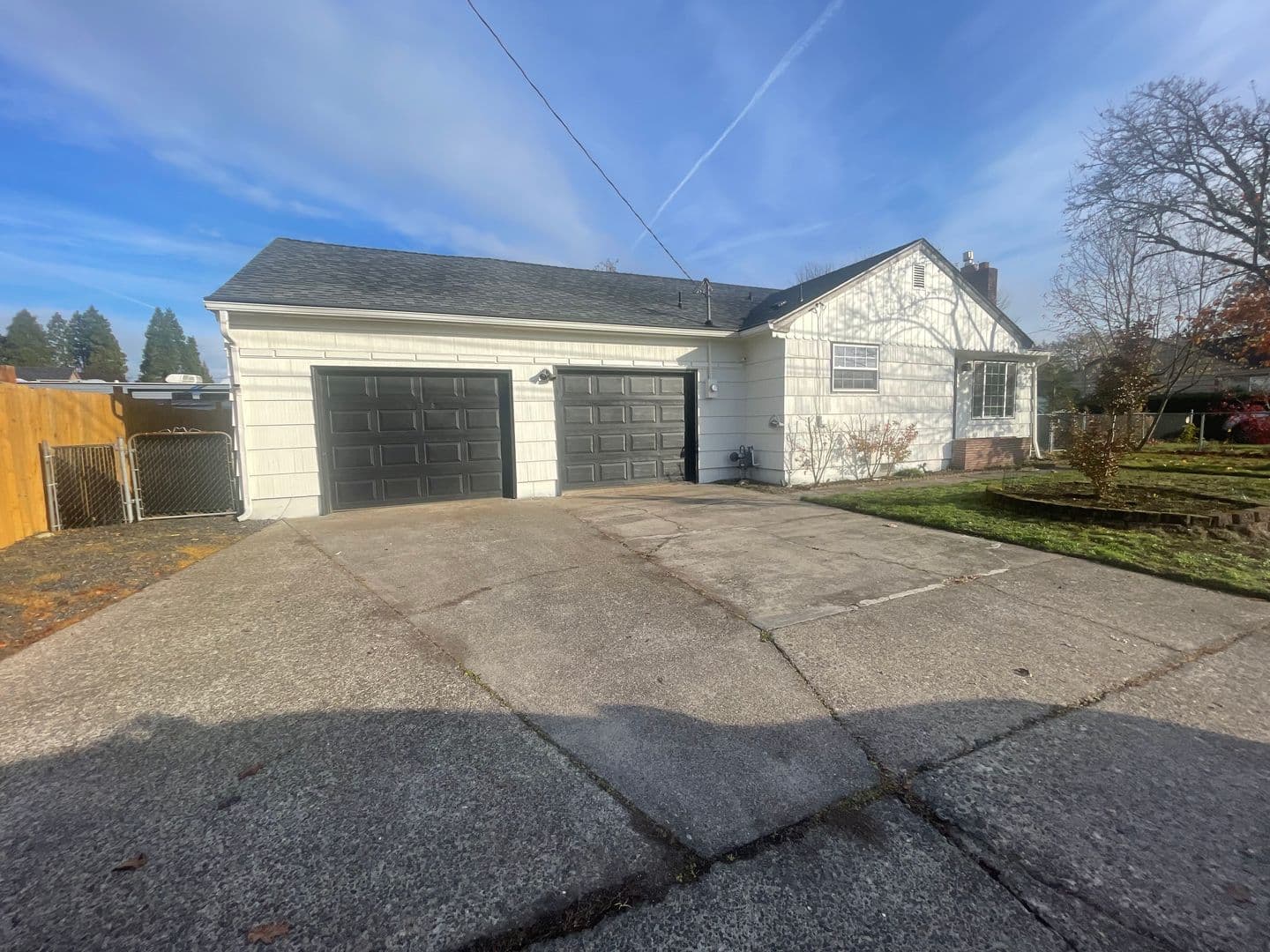 Lebanon House: 515 E Elmore St.