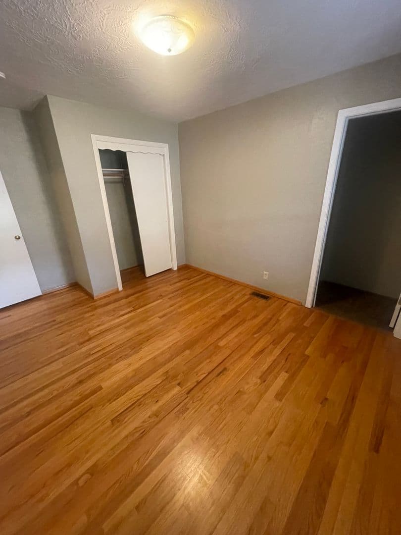 Lebanon House: 515 E Elmore St.