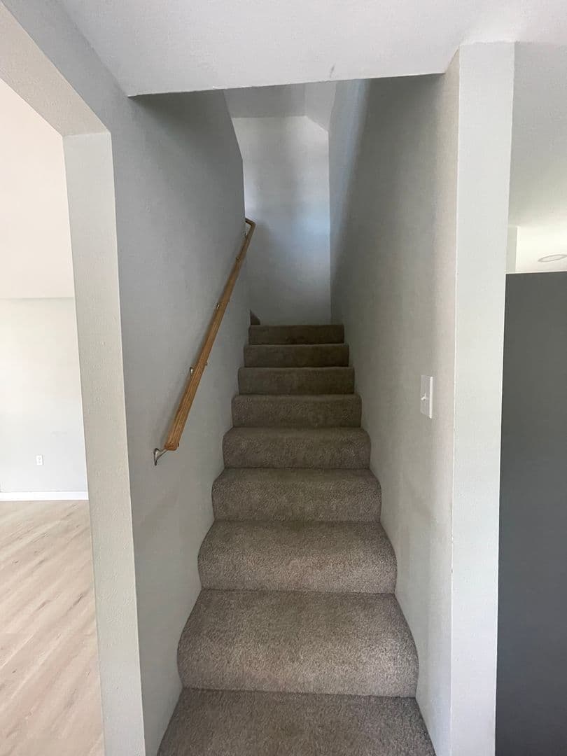 Albany House: 1934 1st Ave SE