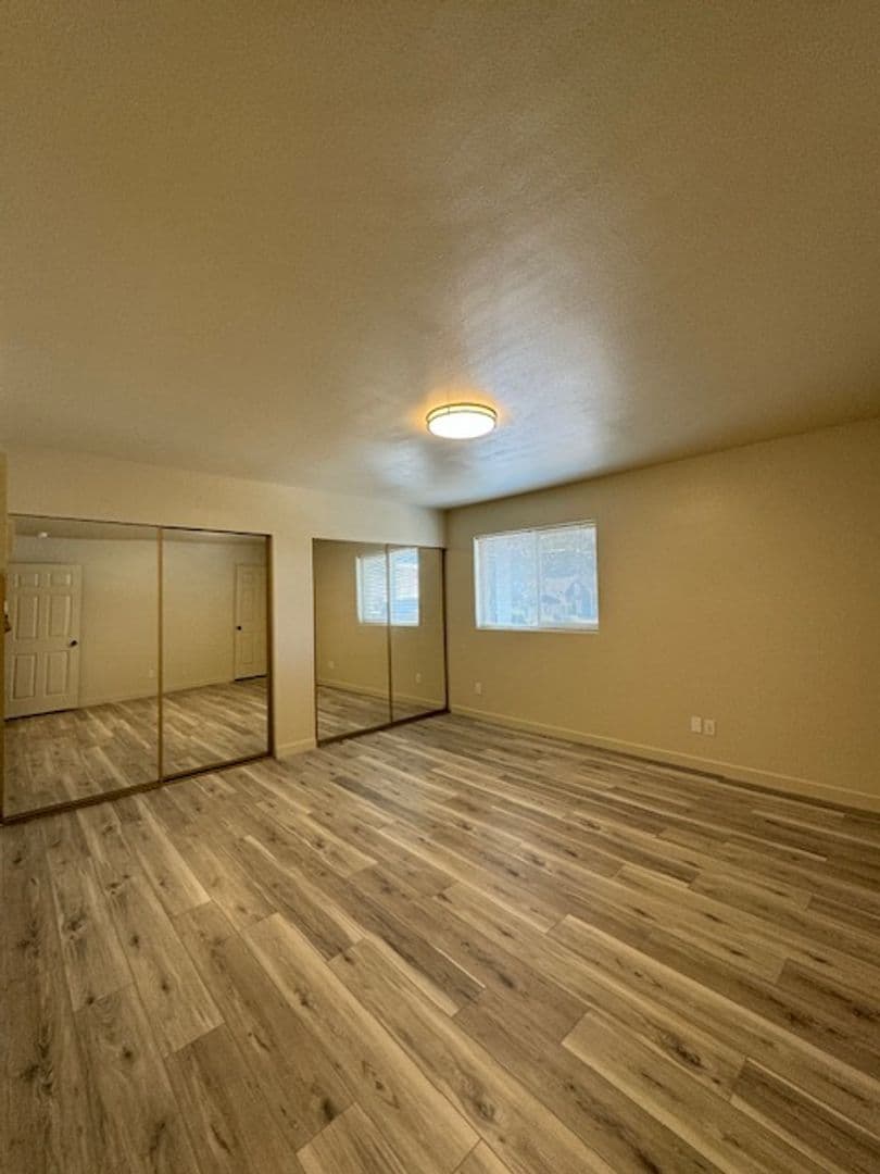 Lebanon Townhome: 157 E. Ash St.
