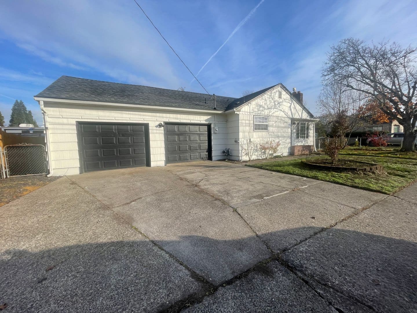 Lebanon House: 515 E Elmore St.