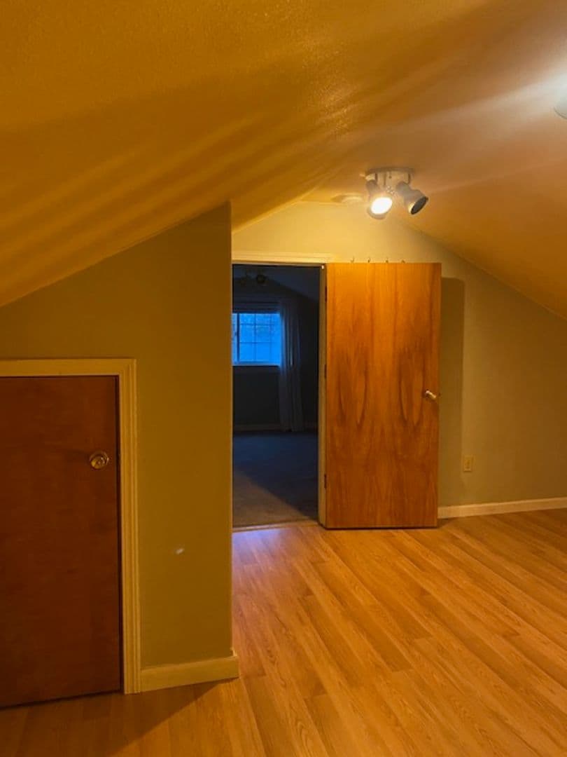Lebanon House: 515 E Elmore St.