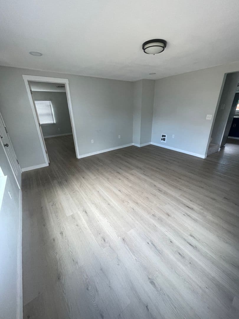 Albany House: 1934 1st Ave SE