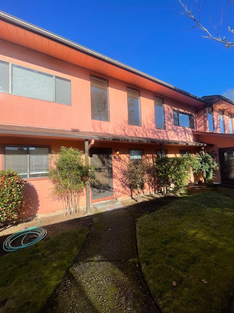 Albany Apartment: 2205 Jefferson CT SE