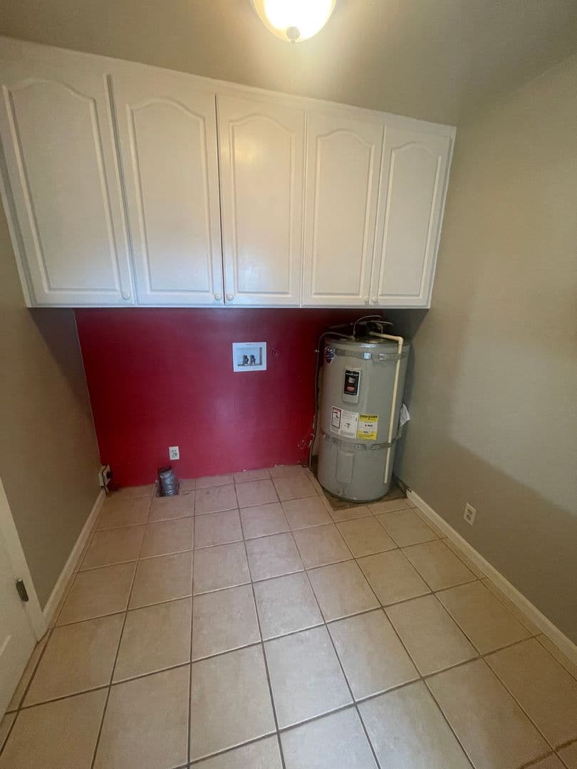 Lebanon House: 515 E Elmore St.