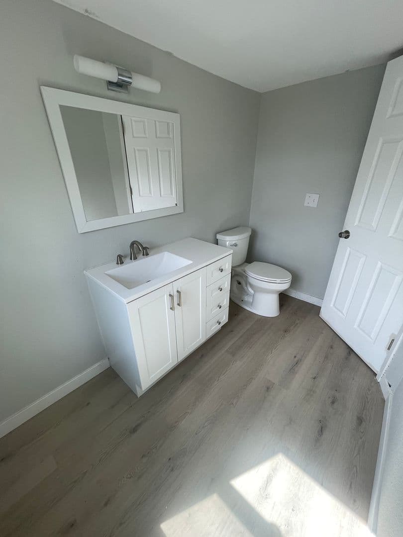 Albany House: 1934 1st Ave SE