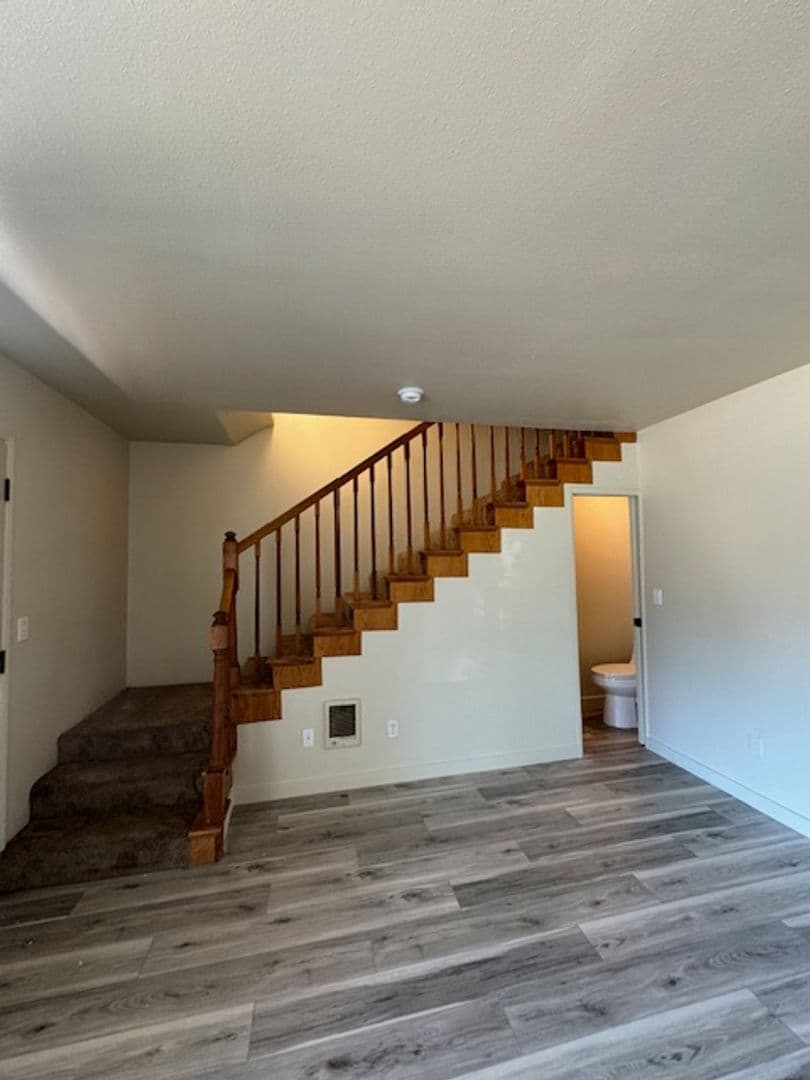 Lebanon Townhome: 157 E. Ash St.