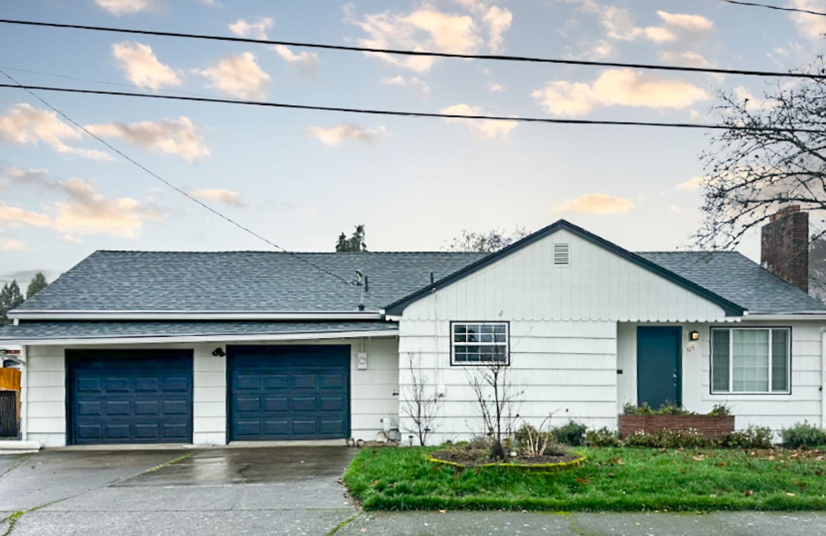 Lebanon House: 515 E Elmore St.
