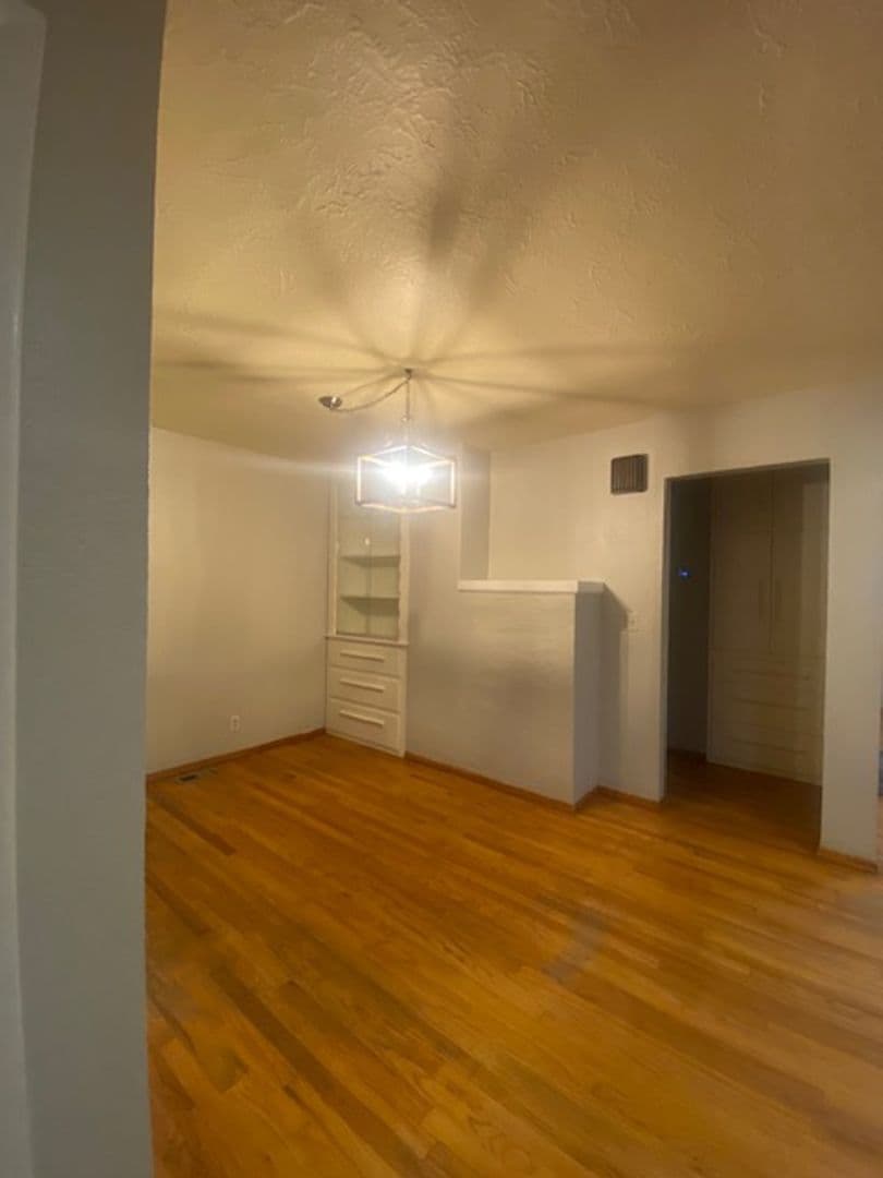 Lebanon House: 515 E Elmore St.