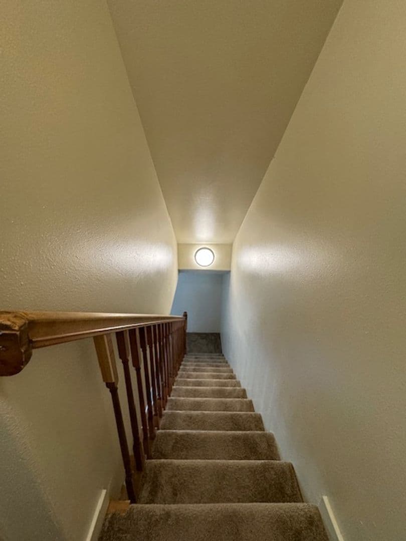 Lebanon Townhome: 157 E. Ash St.