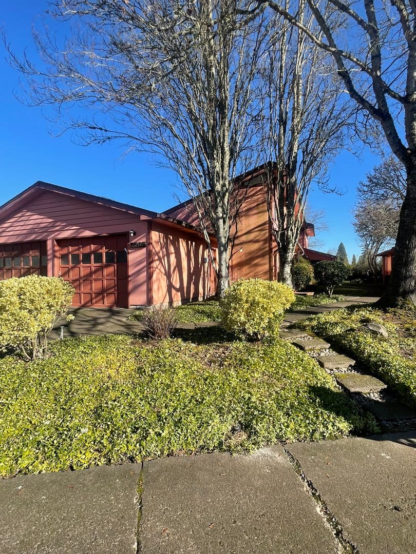 Albany Apartment: 2205 Jefferson CT SE