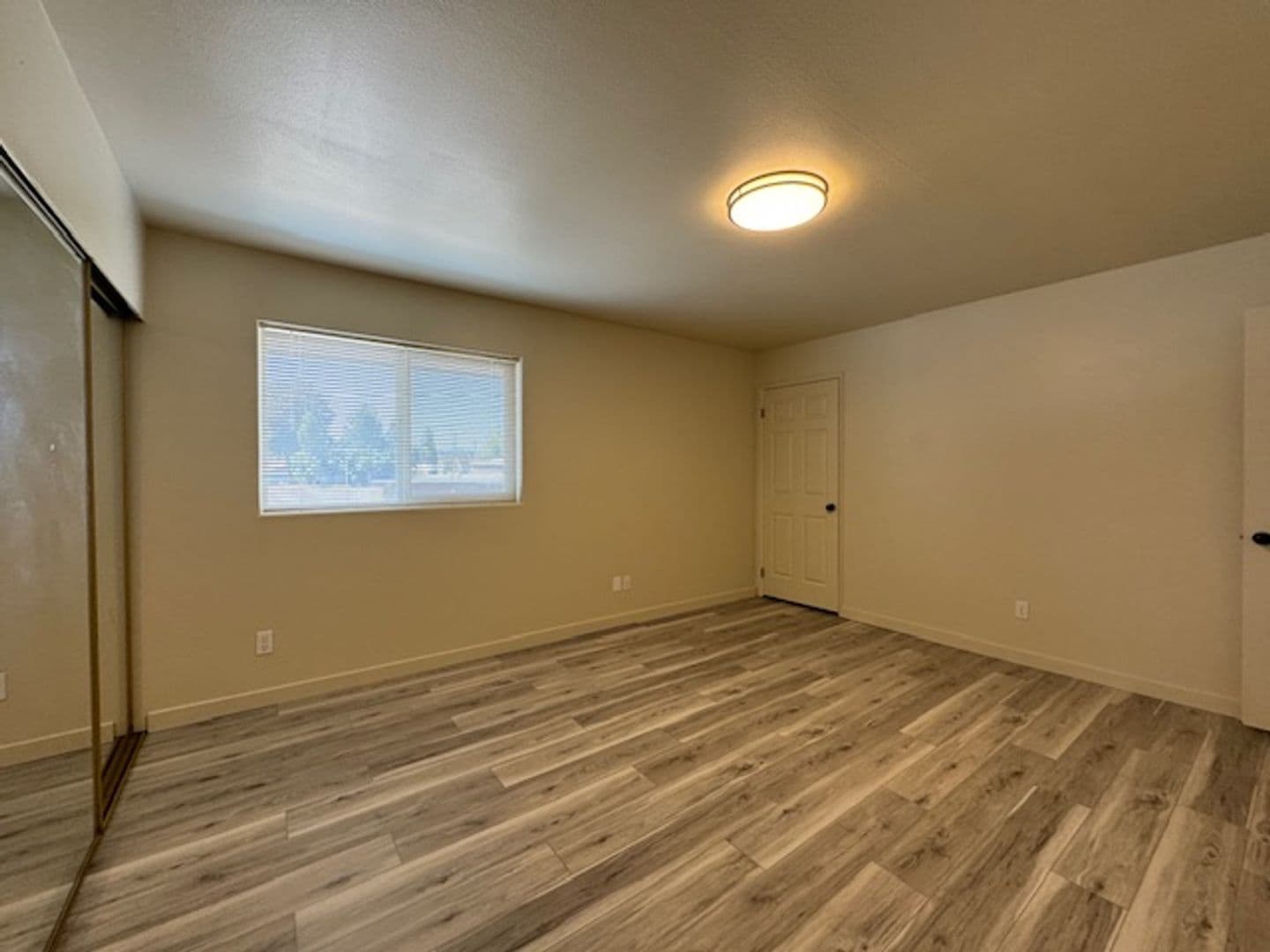 Lebanon Townhome: 157 E. Ash St.