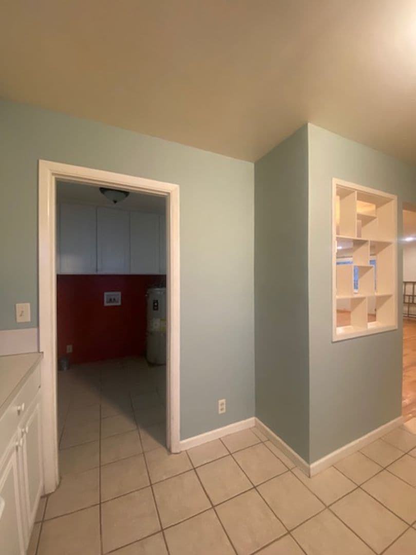 Lebanon House: 515 E Elmore St.