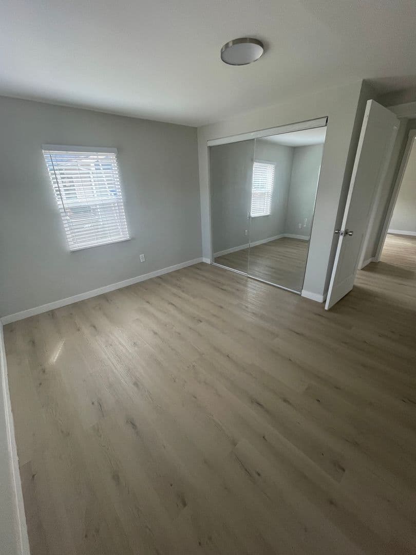 Albany House: 1934 1st Ave SE