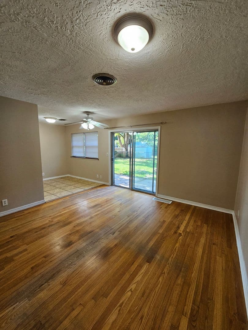 Norman House: 917 W Symmes Street