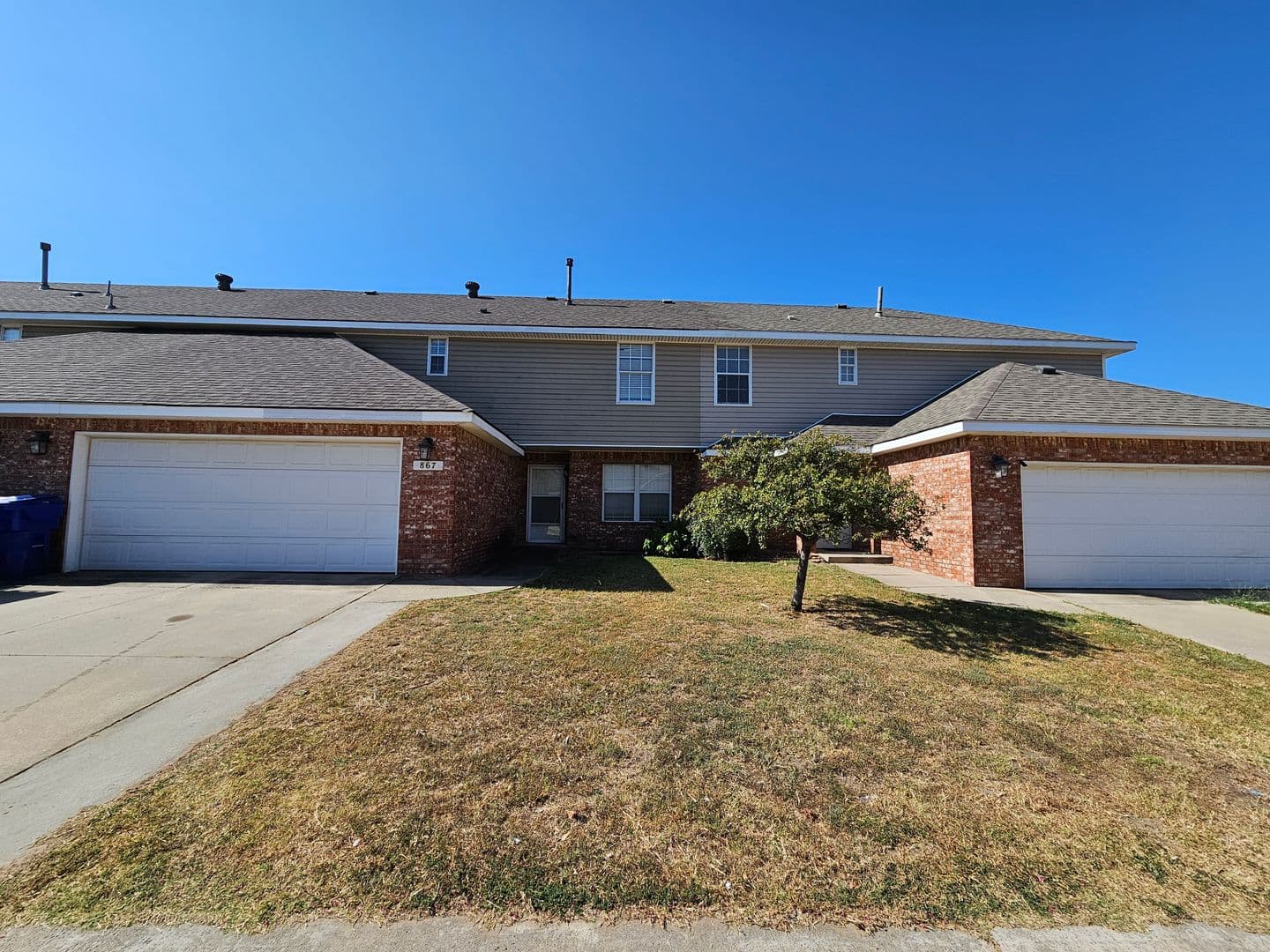 Norman House: 867 Rambling Oaks Drive