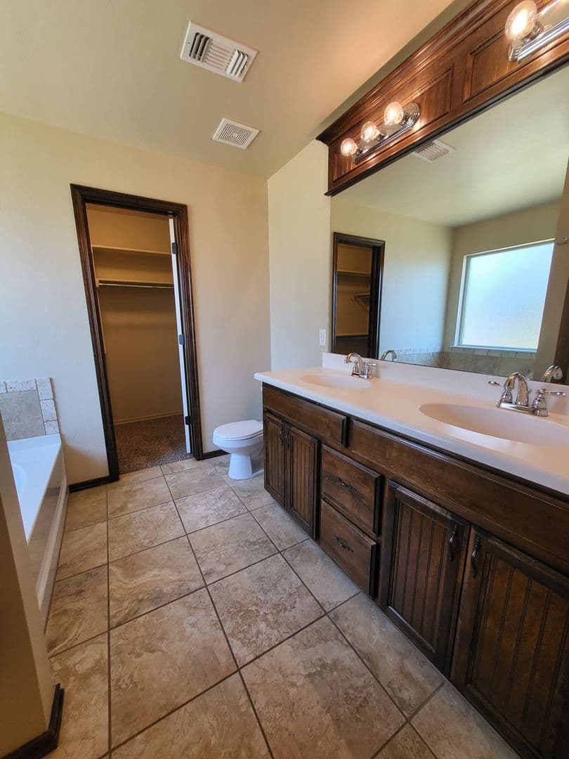 Norman House: 1018 Clingmans Dome Rd