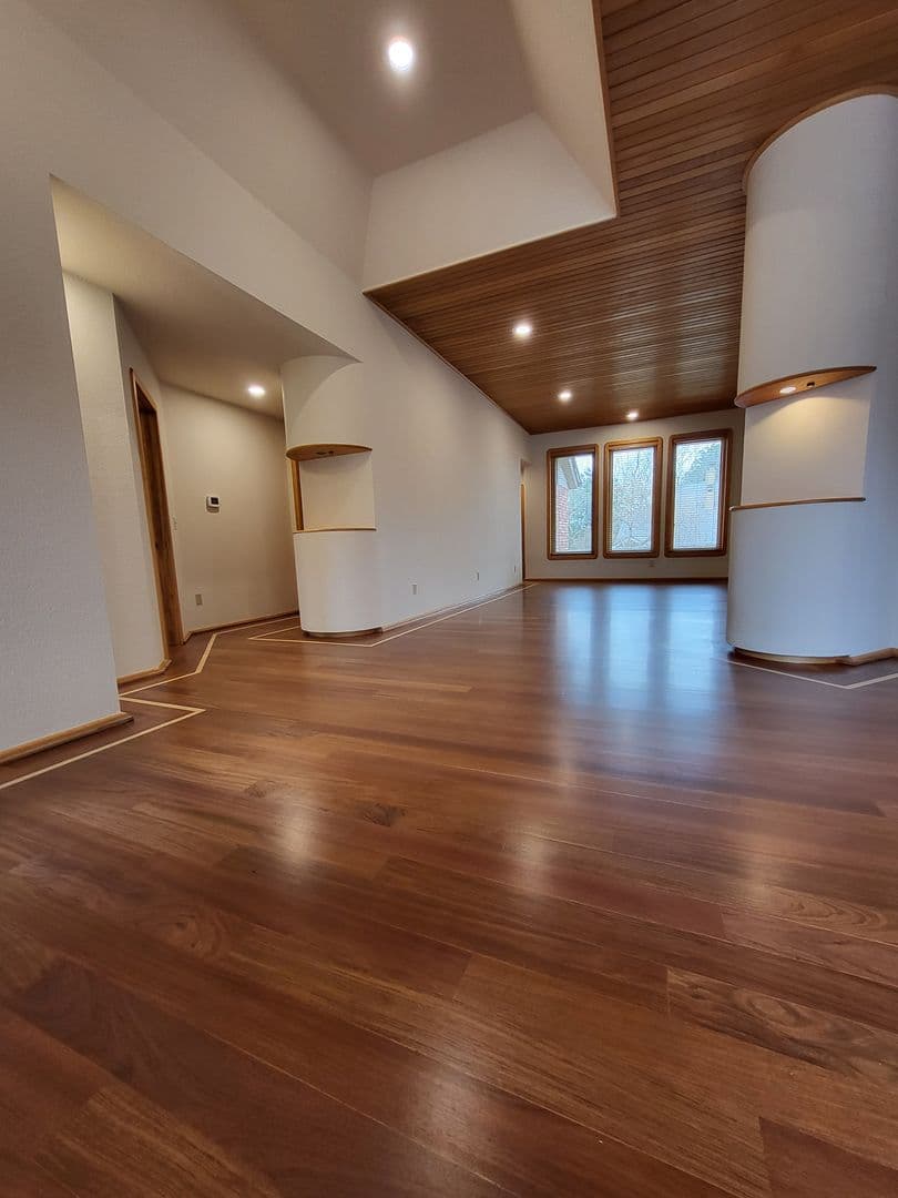 Norman House: 604 Shadow Grove Ct