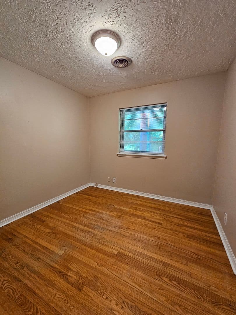 Norman House: 917 W Symmes Street