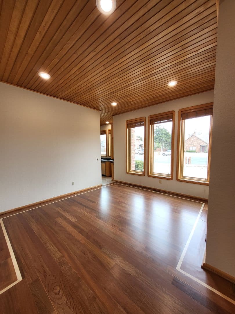 Norman House: 604 Shadow Grove Ct