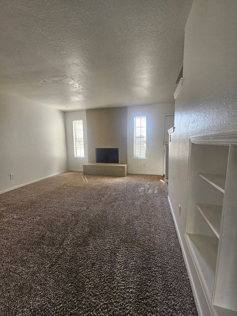 Norman Townhome: 2209 Beaumont Dr Apt D